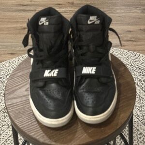 Jordan Legacy  312 Cement Black/White